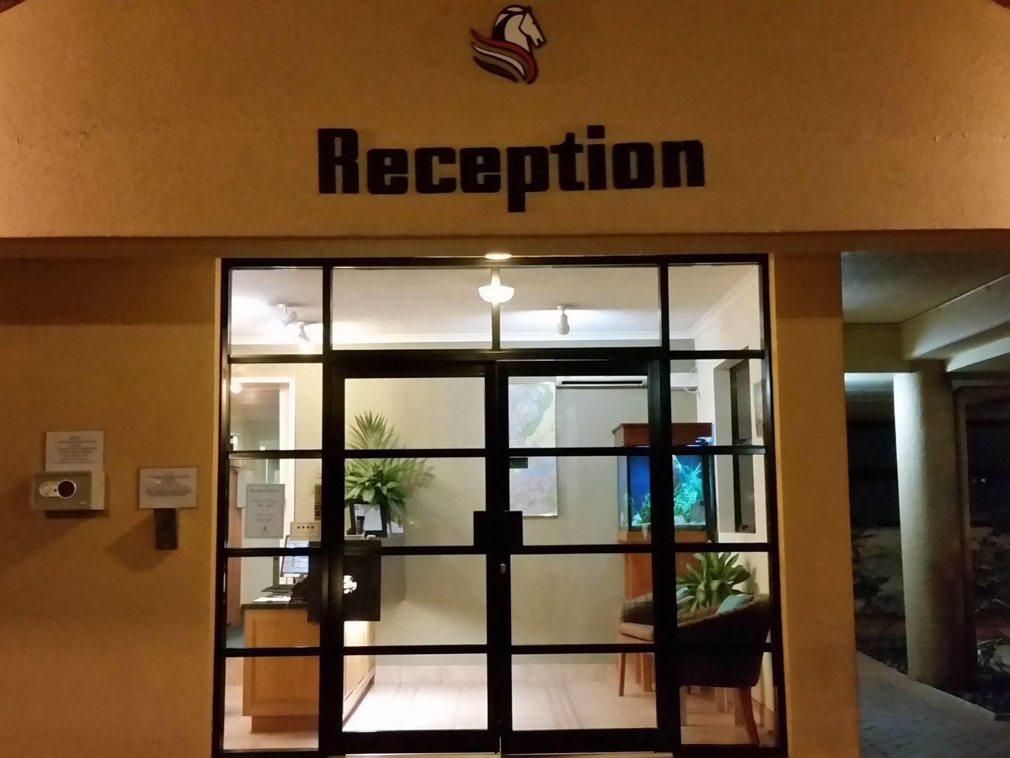 Pegasus Motor Inn And Serviced Apartments Hamilton Extérieur photo